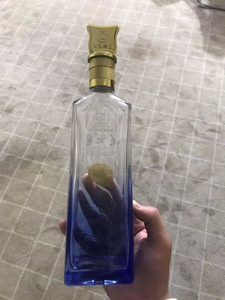 手拍晶品酒瓶系列