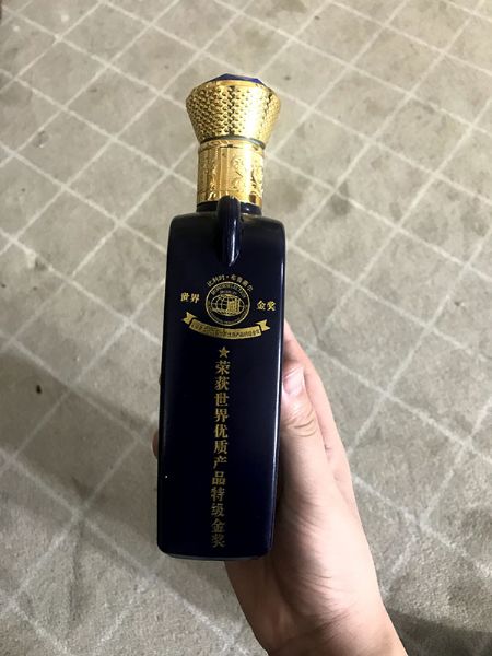 手拍晶品酒瓶系列